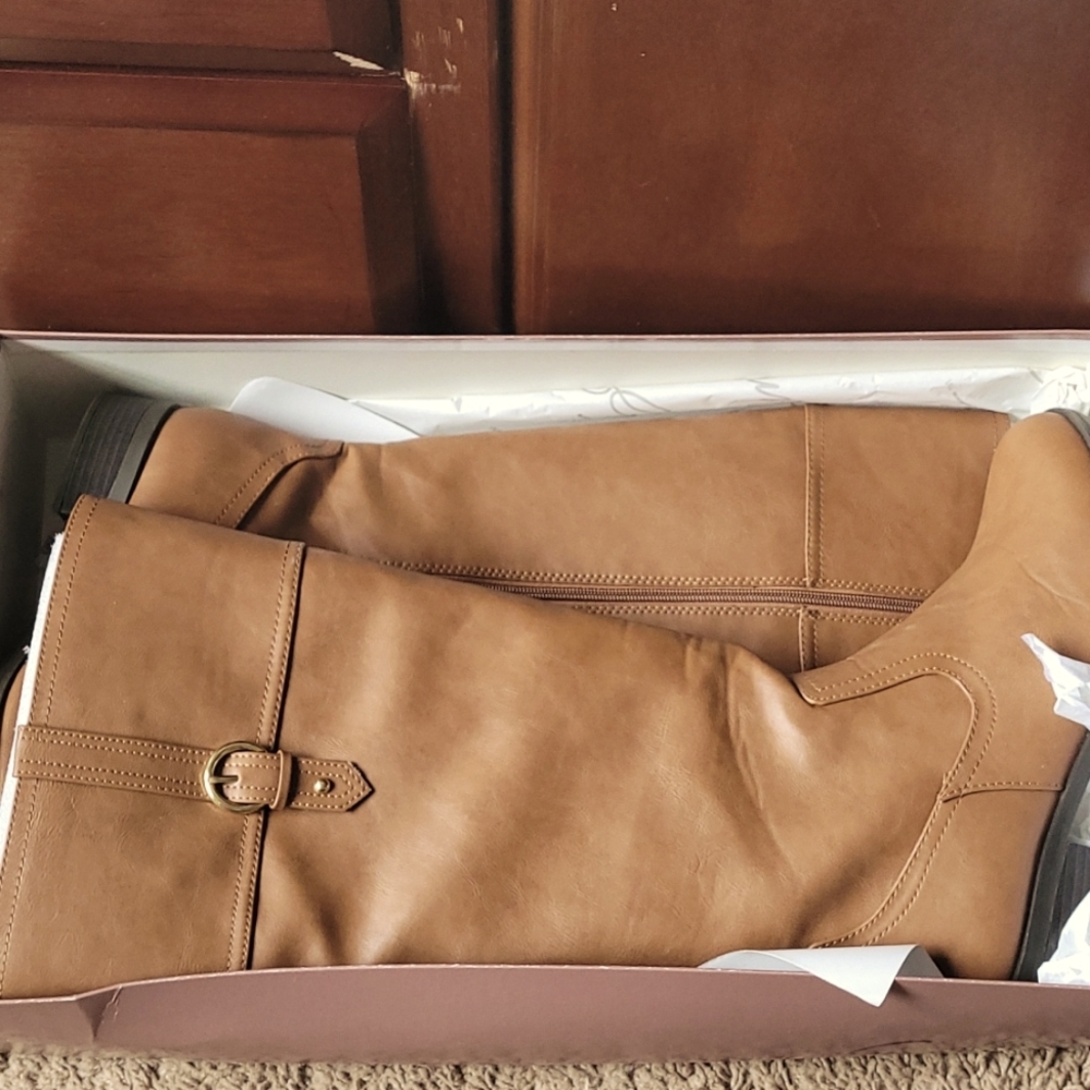 Tall riding boots, tan, W 11